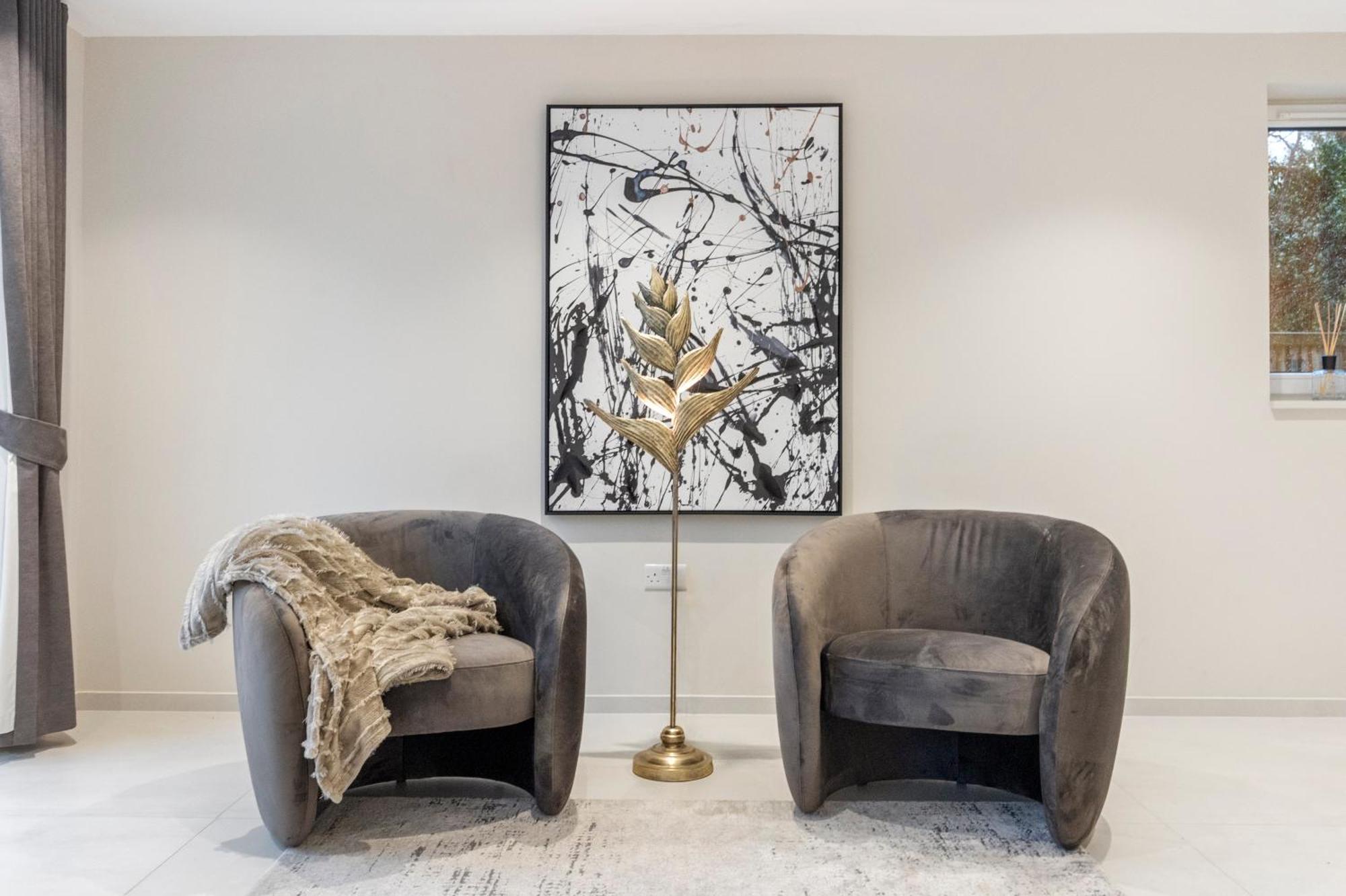 Joy Lane Mansion, Luxe Stay, Poolside Fun & Comfort Holiday home