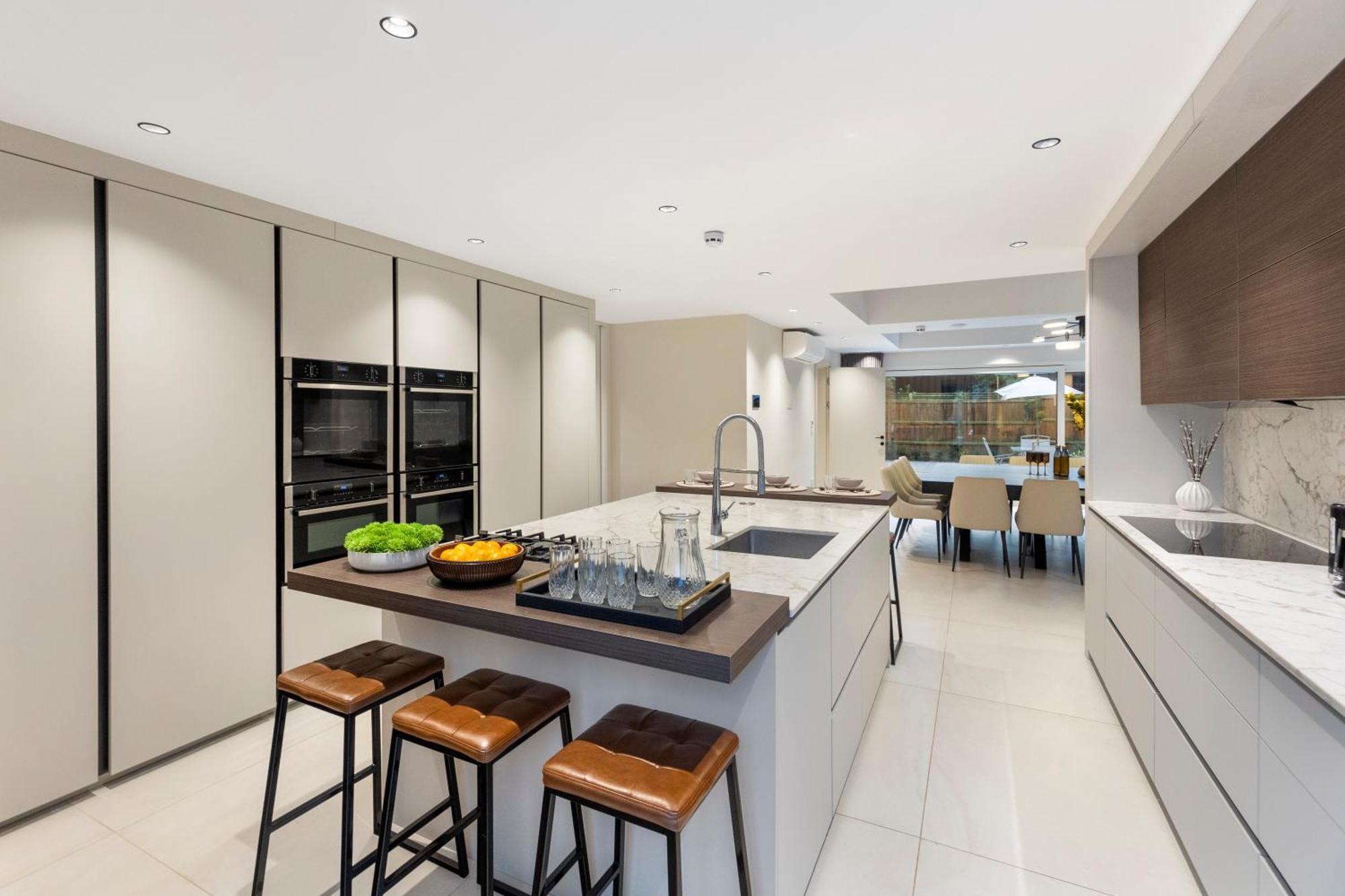 Joy Lane Mansion, Luxe Stay, Poolside Fun & Comfort Holiday home Whitstable