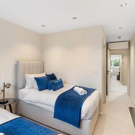 Joy Lane Mansion, Luxe Stay, Poolside Fun & Comfort Whitstable Exterior photo