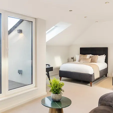 Joy Lane Mansion, Luxe Stay, Poolside Fun & Comfort Whitstable Exterior photo