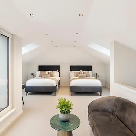 Joy Lane Mansion, Luxe Stay, Poolside Fun & Comfort Whitstable Exterior photo